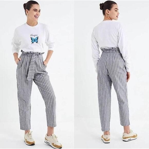 Urban Outfitters Women's Size 4 Blue Striped HighWaisted Paperbag Ankle Trouser - Picture 1 of 5